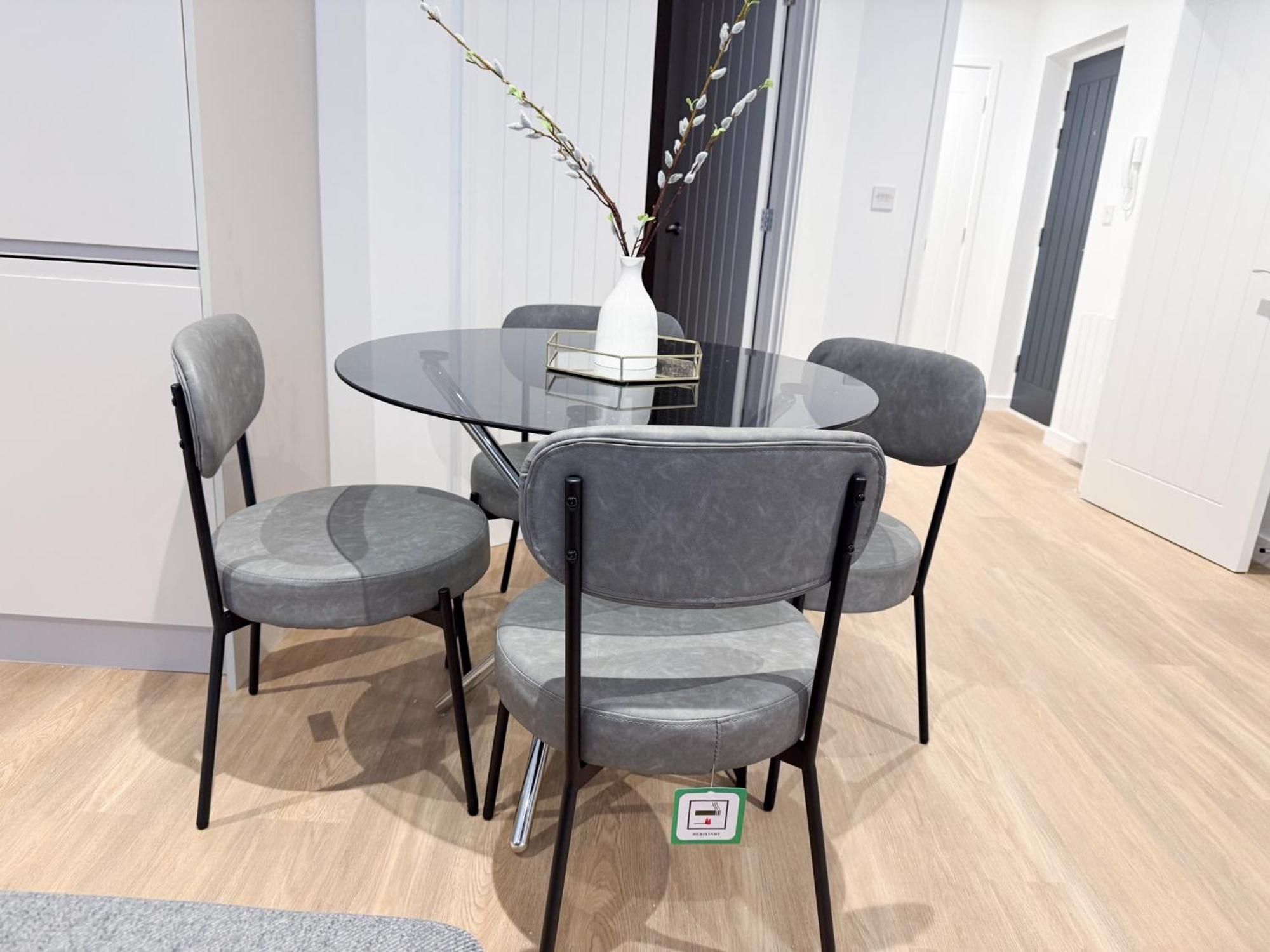 Spacious Modern 1 Bed Apartments In St Neots - Perfect For Contractors & Professionals - Free Parking - Wifi - Fully Equipped Kitchen - Smart Tv Ideal For Work Stays And Long Projects Exterior foto