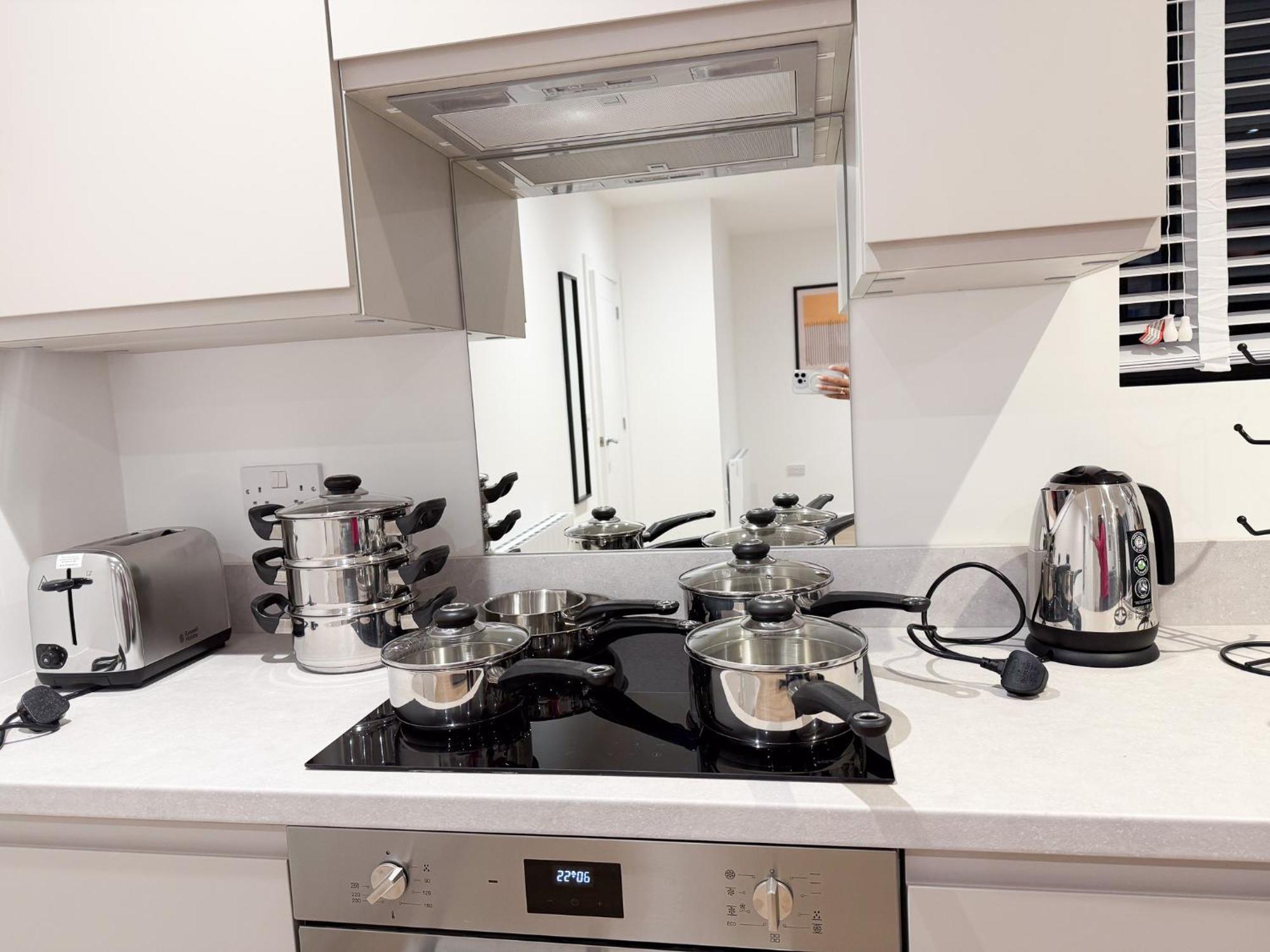 Spacious Modern 1 Bed Apartments In St Neots - Perfect For Contractors & Professionals - Free Parking - Wifi - Fully Equipped Kitchen - Smart Tv Ideal For Work Stays And Long Projects Exterior foto